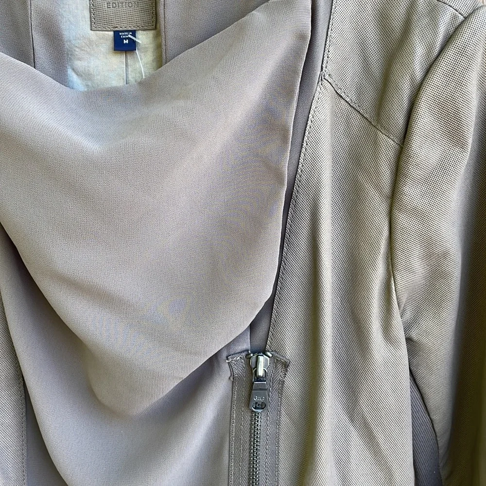 Gap NWT *Limited Edition* Jacket - Picture 7 of 10